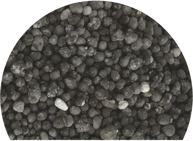 Granuli di fertilizzante pronti per l'applicazione con lo spandiconcime Eurospand.